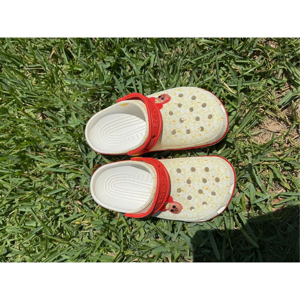 Disney snack Crocs - popcorn hidden Mickey kernels - size 7 (retired) - Picture 2 of 5